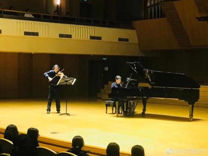 Cooperación de música de cámara perfecta del dúo Duo Caelen en Beijing Concert Hall